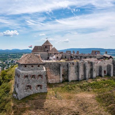 Путешествие в Средневековье: крепость Шюмег и рыцарский турнир