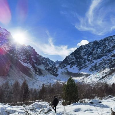 Над пропастью в горах: захватывающие панорамы Северной Осетии