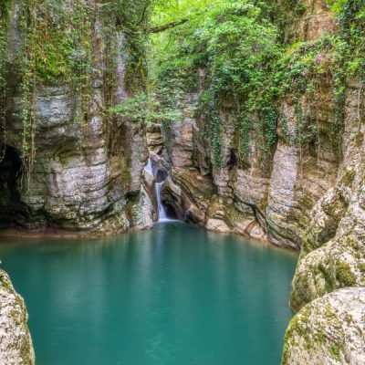 Каньон и водопады Наджиго