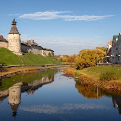 Обзорная пешеходная экскурсия по Кремлю и центру Пскова