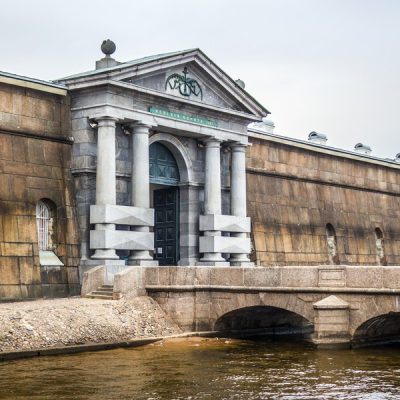 Петропавловская крепость: тюрьма, подземный ход и усыпальница царей