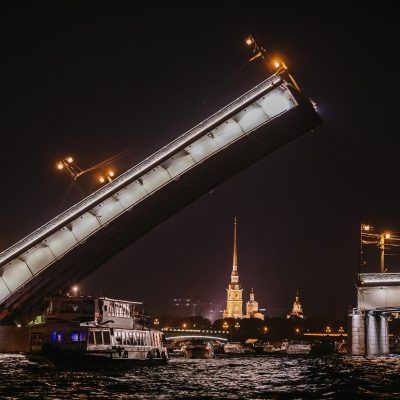 Прогулка на теплоходе на развод мостов