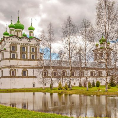 Три монастыря Великого Новгорода (на вашем автомобиле)