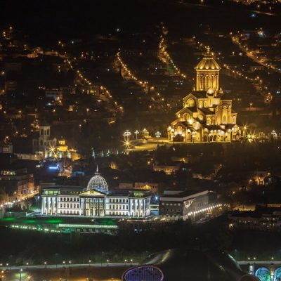 Мерцающий огнями Тбилиси