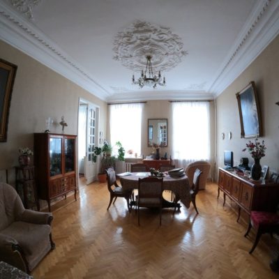 В гости к бабушке: экскурсия в старинную квартиру