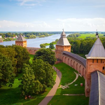 Великий Новгород: прогулка вдоль Кремлёвской стены