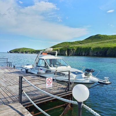 К маякам, островам и бухтам Владивостока — на скоростном катере