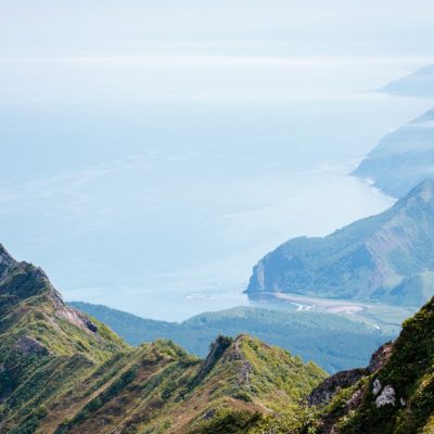 Другая сторона хребта Жданко: бухты, скалы, водопады