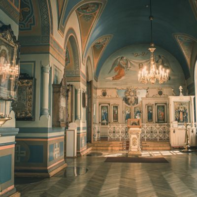К Ксении Петербургской на Смоленке: о почитаемой святой и не только