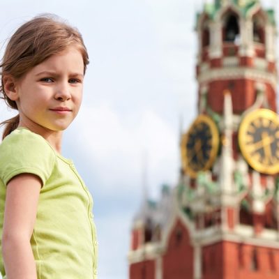 Детская экскурсия по территории Кремля
