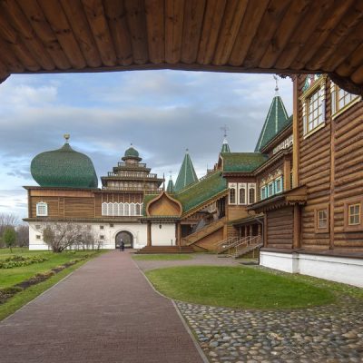 В гостях у царя Алексея Михайловича в Коломенском