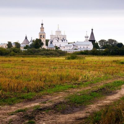Спасо-Прилуцкий монастырь с историком и богословом