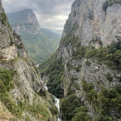 День чудес в горах Кавказа. Черекская теснина, Голубые озёра и Язык Тролля