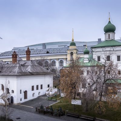 Москва: от уличных калачей до палат Романовых