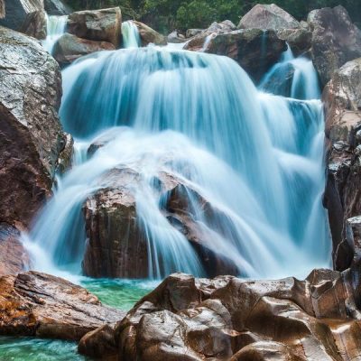 Край диких водопадов Бахо