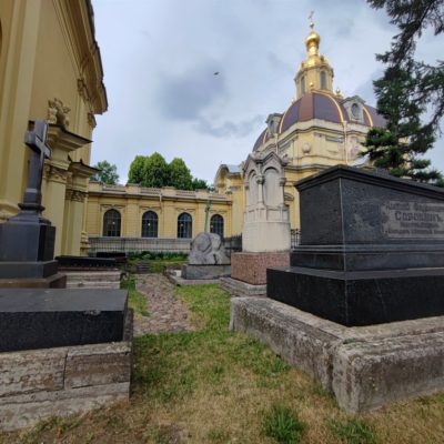 Петропавловская крепость: здесь начинался Петербург, здесь упокоились Романовы