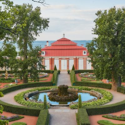 Нижний парк Петергофа: оранжерея, дворцы, фонтаны