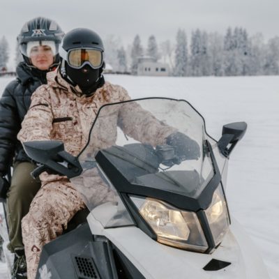Катание на снегоходе в Ленинградской области