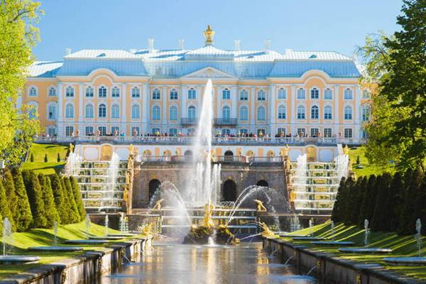 Роскошные залы Большого дворца: автобусная экскурсия в Петергоф