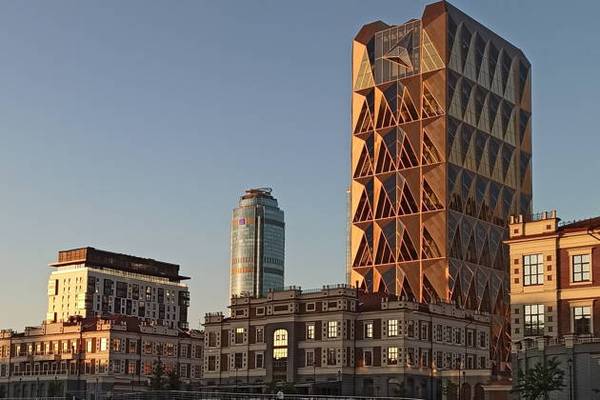 Пешеходная экскурсия по набережной «Между двух мостов»