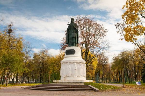 Псков: развлекательно-историческая аудиопрогулка по главному проспекту города