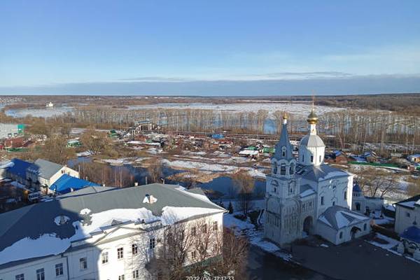 Боголюбово: княжеский дворец XII века и храм Покрова на Нерли