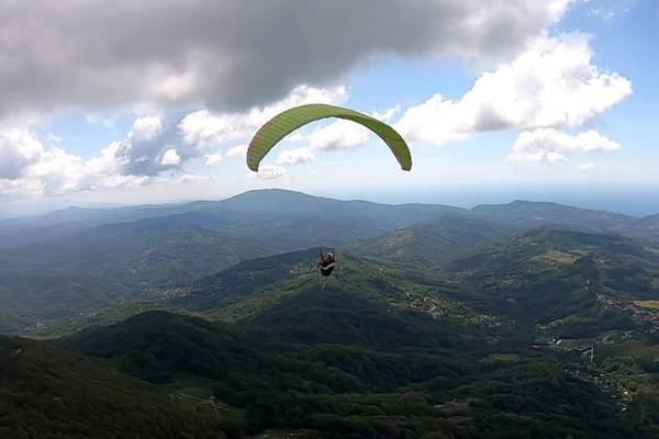 Полет на параплане в тандеме с инструктором в Сочи и Абхазии!