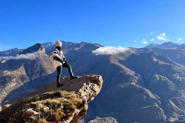 Безенгийский Язык Тролля, Верхняя Балкария и замок Шато-Эркен