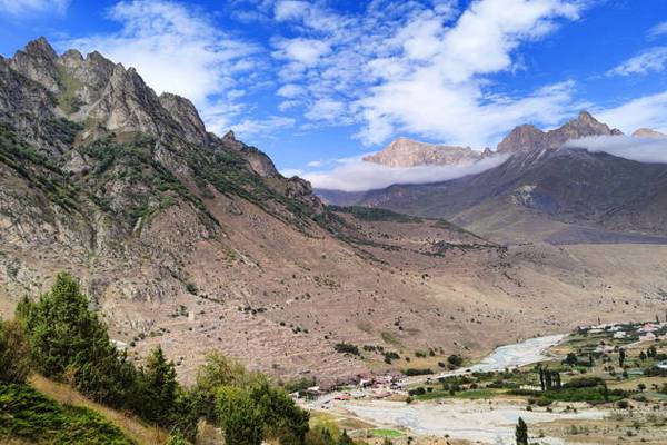 Экскурсия по маршруту Верхняя Балкария-Голубые озера-горячие источники