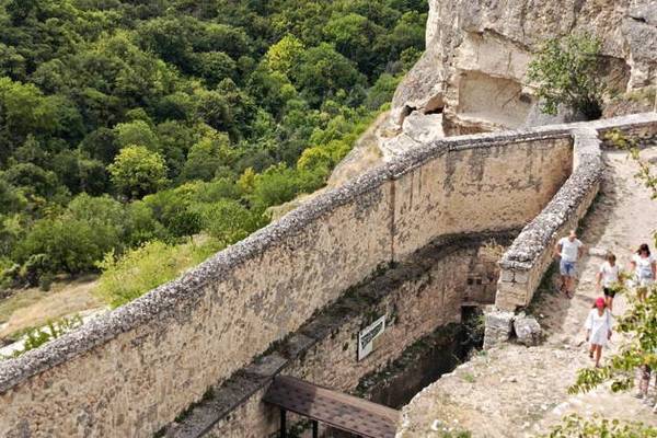 Бахчисарай — столица крымского ханства, монастырь,  Чуфут Кале