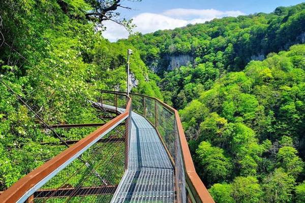 Каньон Окаце, водопады Кинчха и Горячие серные источники за один день