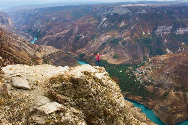 Сулакский каньон и бархан Сарыкум