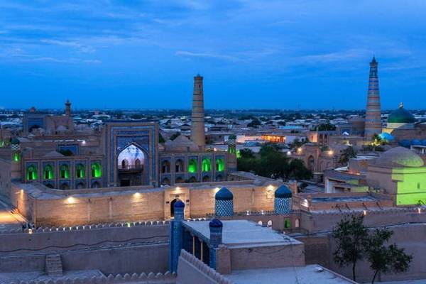 Чарующее сияние Хивы — вечерняя прогулка