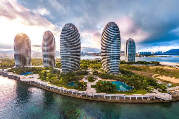 Вертолетная экскурсия над заливом Хайтан с видом на курорт «Атлантис»