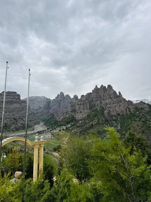 Из Душанбе — к мистическим скалам «Сорок девушек»