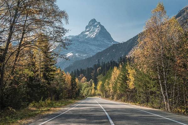 Затерянные на Домбае: Сентинский храм и плато Бурушсырт