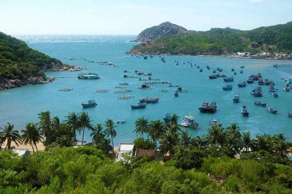 Рыбацкая деревушка и бухта Винь Хи