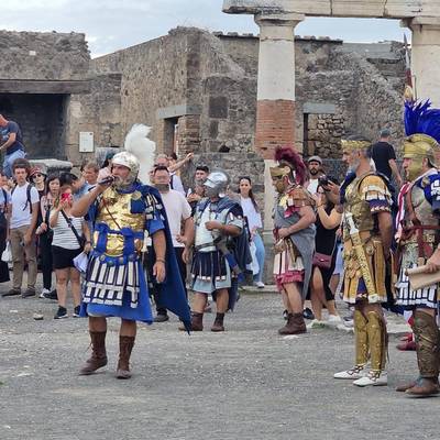 Помпеи — жизнь мёртвого города