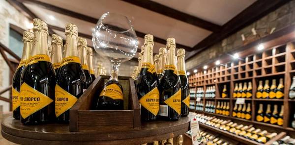 Абрау-Дюрсо — экскурсия в колыбель российского шампанского