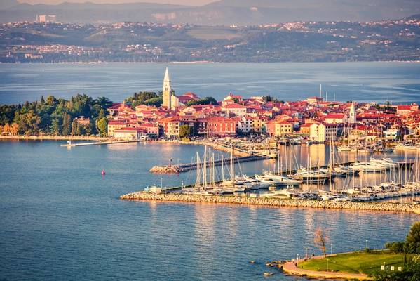 Изола для своих