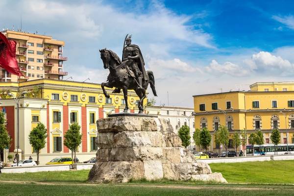 Добро пожаловать в Тирану!