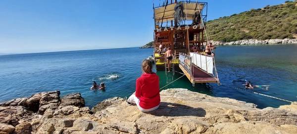 Кушадасы: морская прогулка на лодке