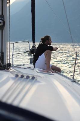 Атмосферная прогулка на яхте — из Бара