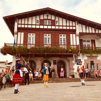 Очарование баскских деревушек — на машине из Биаррица