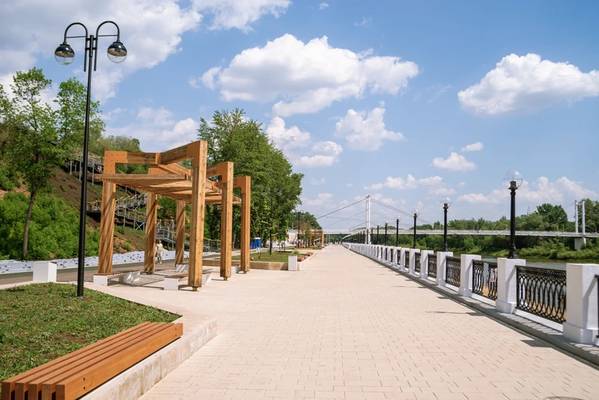 По Оренбургу — на автобусе и пешком