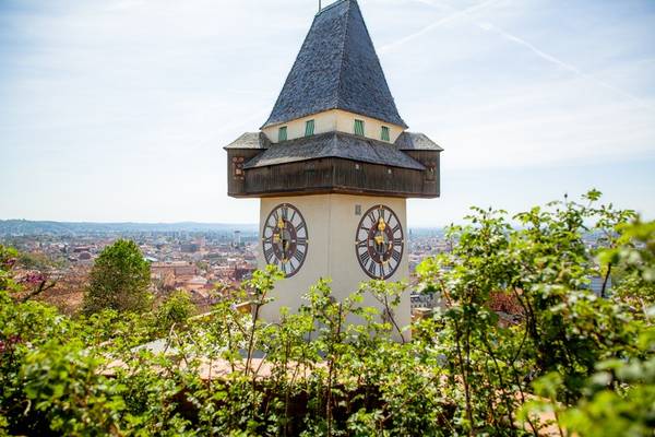 Замковая гора Шлоссберг и её секреты