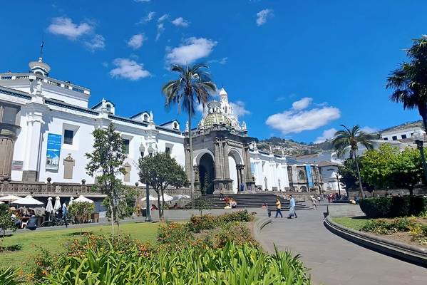 Легенды улиц и фасадов: прогулка по центру Кито