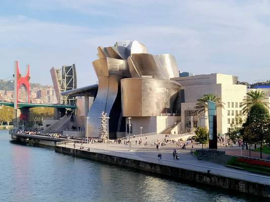 Город, который перестроил себя: Бильбао и его метаморфозы