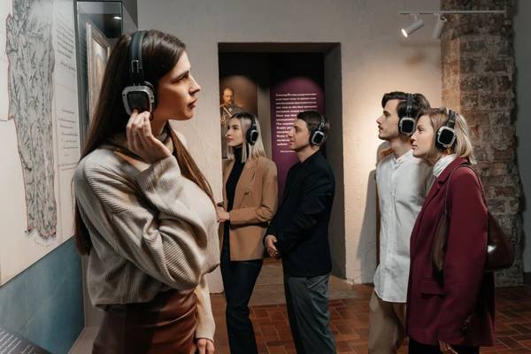 Путешествие по Русскому винному дому с аудиогидом и дегустацией игристых вин