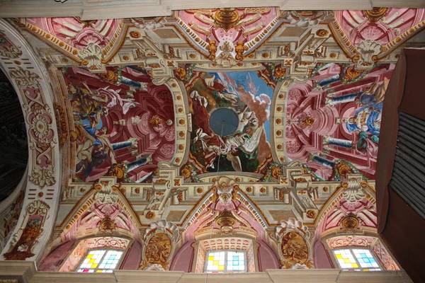 Застывшая мелодия Барокко в костёле Божьего Тела